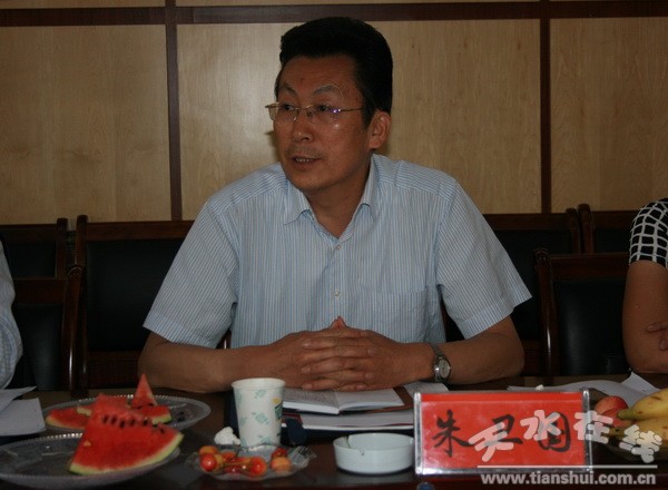 6、專家組成員、西北師大副校長(zhǎng)朱衛(wèi)國(guó)教授作評(píng)估反饋.jpg