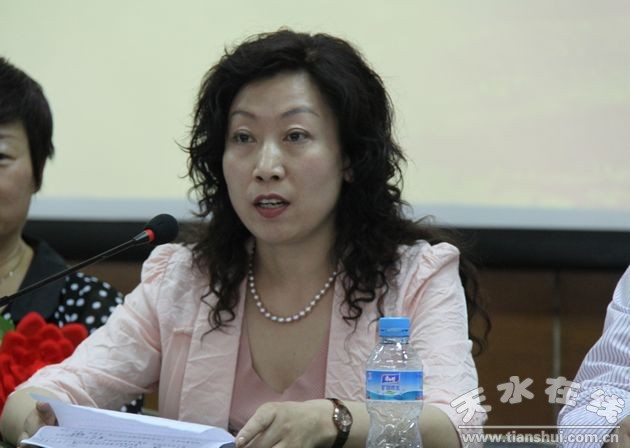 02市創先爭優領導小組副組長尹薇講話1.jpg