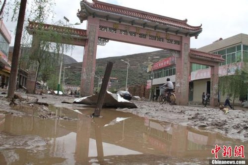 甘肅南部雹洪致25人遇難33人失蹤 省長正趕赴現(xiàn)場