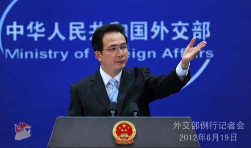 外交部:越空軍對南沙“偵查”侵犯中國主權
