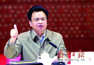 廣州市委書記萬慶良贊曾志偉提案如“重磅炸彈”