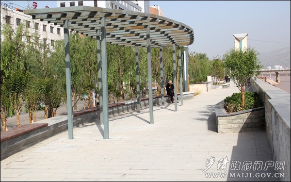 05.jpg