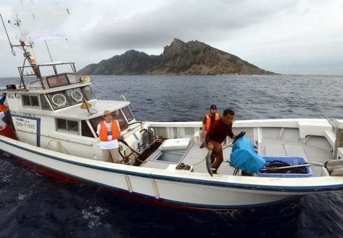 日本右翼團體“奮起日本全國委員會”上一次組織前往釣魚島海域垂釣的活動情景