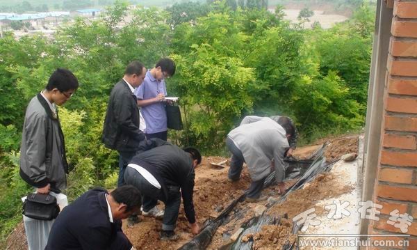 紅堡鎮曹馮新村地質災害應急處置.jpg