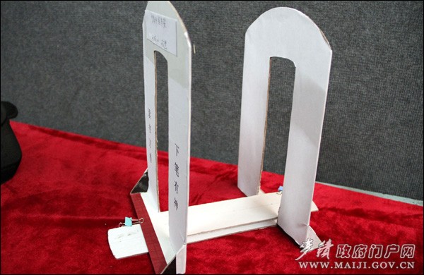 參賽作品:簡易伸縮書架