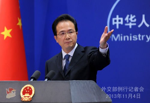2013年11月4日,外交部發言人洪磊主持例行記者會。