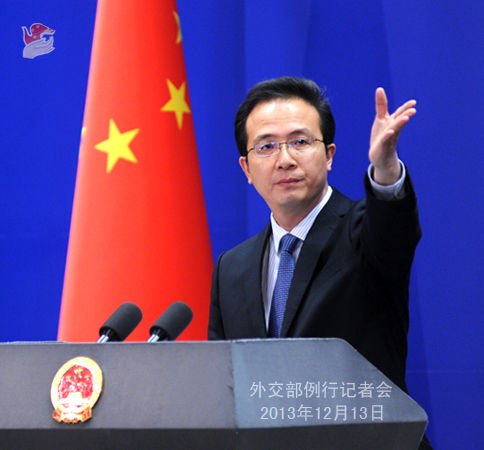 2013年12月13日,外交部發言人洪磊主持例行記者會。