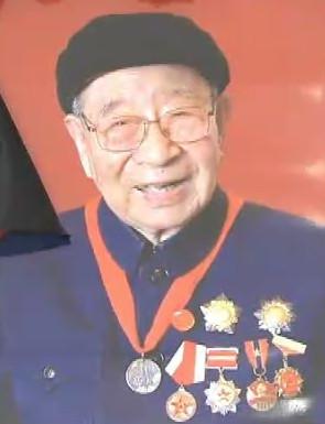 習仲勛戰友左文輝去世 習近平等送花圈致哀