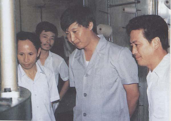 習近平37歲從政雜談《擺脫貧困》22年后首再版
