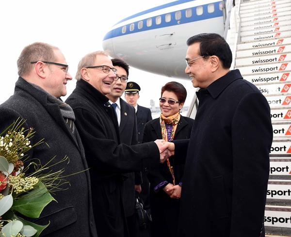 李克強(qiáng)總理出訪微鏡頭:餐桌上的頭腦風(fēng)暴