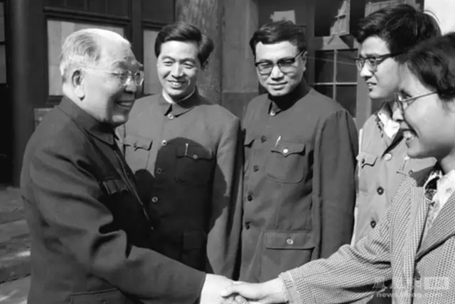 政治局里有誰當(dāng)過老師?