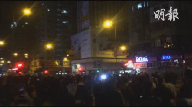 香港旺角凌晨爆發警民沖突 警方開槍警告示威者