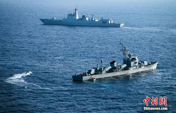 據中國軍網報道,5月4日下午,海軍南海艦隊新型導彈驅逐艦 合肥艦、導彈護衛艦三亞艦、綜合補給艦洪湖艦,4日駛離三亞某軍港碼頭,隨后將在南海某海域與潛艇部隊展開潛艦聯合突破“敵”封鎖區、偵察與反偵察演練,拉開了海軍年度常態化戰備巡邏遠海實兵對抗訓練的序幕。