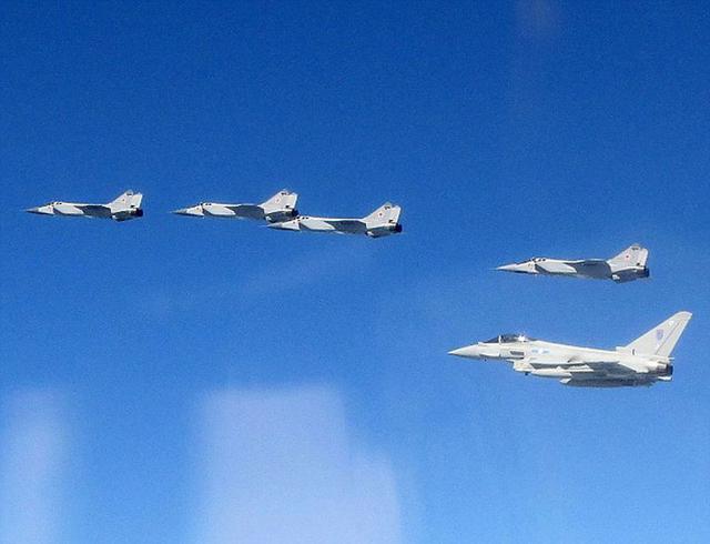 英國臺風戰機在波羅的海4個月攔截40架次俄軍機