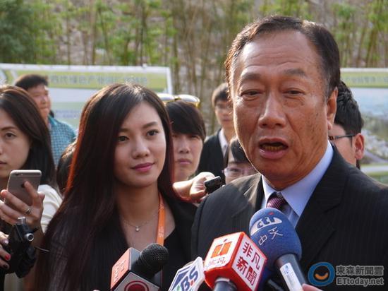 邱毅:反精英反體制擴(kuò)散郭臺(tái)銘2020很可能脫穎而出