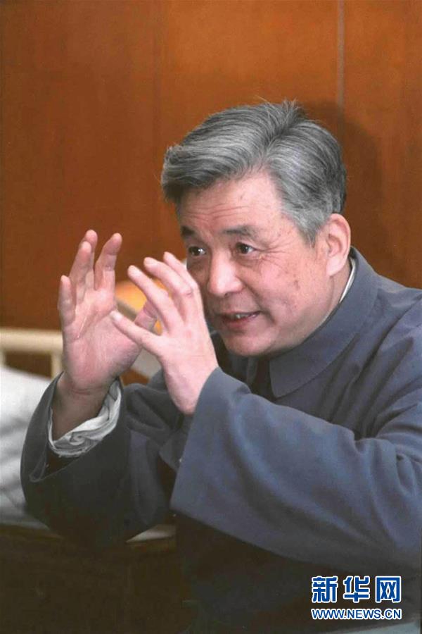 (新華全媒頭條·圖文互動)(1)“心有大我,至誠報國”——知識分子的時代答卷