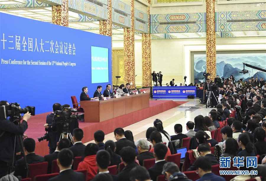 (兩會)(4)李克強總理會見采訪全國兩會的中外記者并回答提問