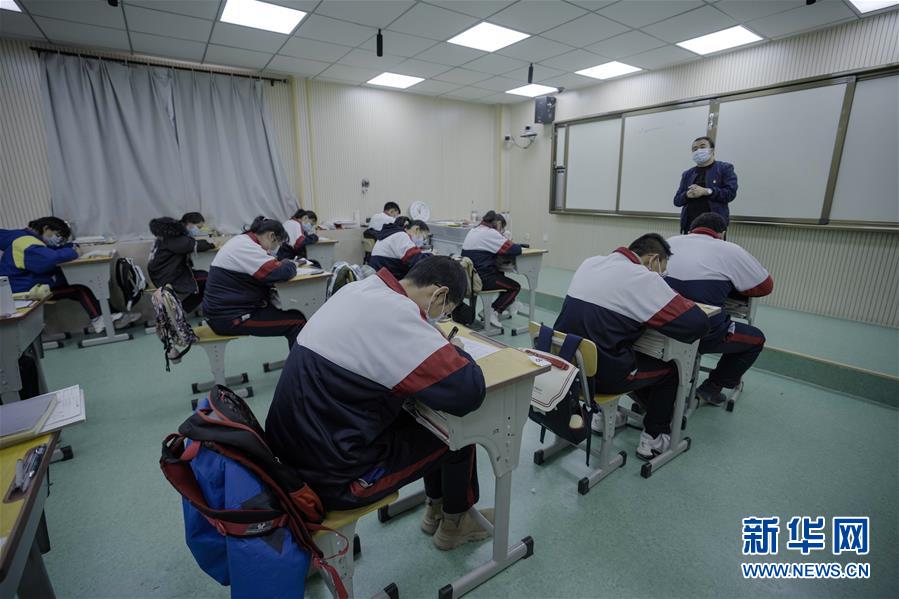 (新華全媒頭條·圖文互動)(1)春天里的瑯瑯書聲━━部分地方學校開學見聞