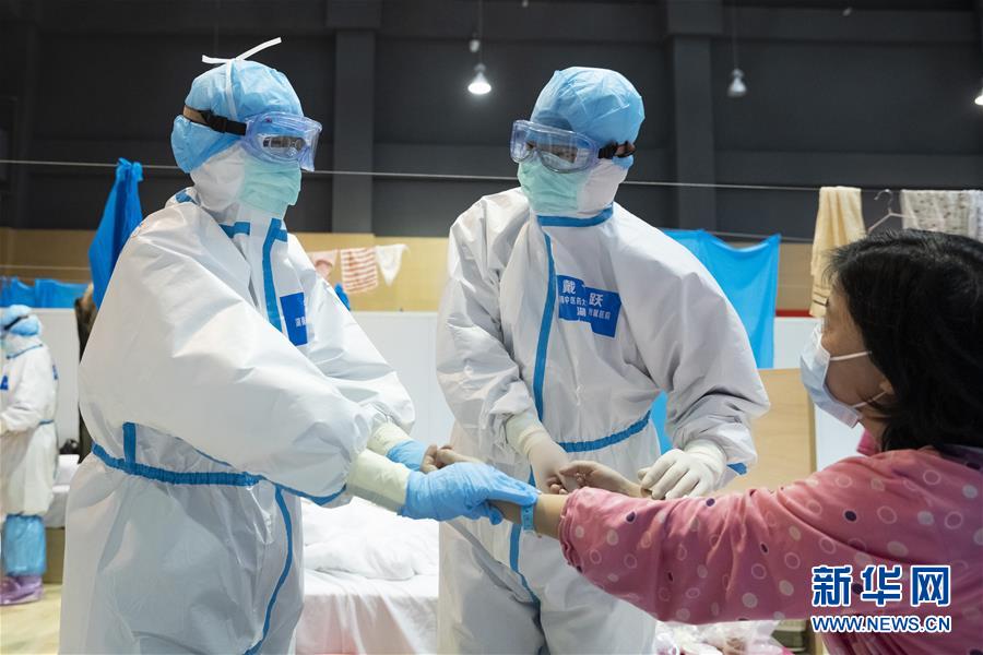 (在習近平新時代中國特色社會主義思想指引下——新時代新作為新篇章·習近平總書記關切事·圖文互動)(6)高擎利劍驅疫魔——科研攻關助力湖北戰“疫”記