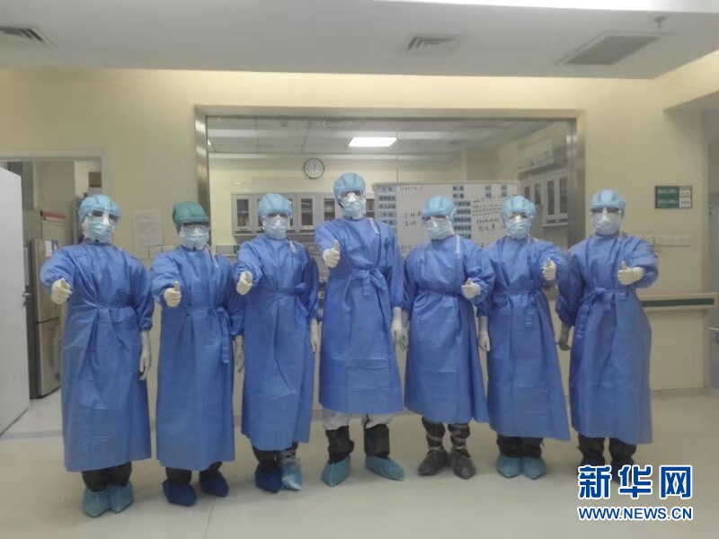 (在習近平新時代中國特色社會主義思想指引下——新時代新作為新篇章·習近平總書記關(guān)切事·圖文互動)(9)口罩擋不住你的美——戰(zhàn)“疫”一線巾幗掠影